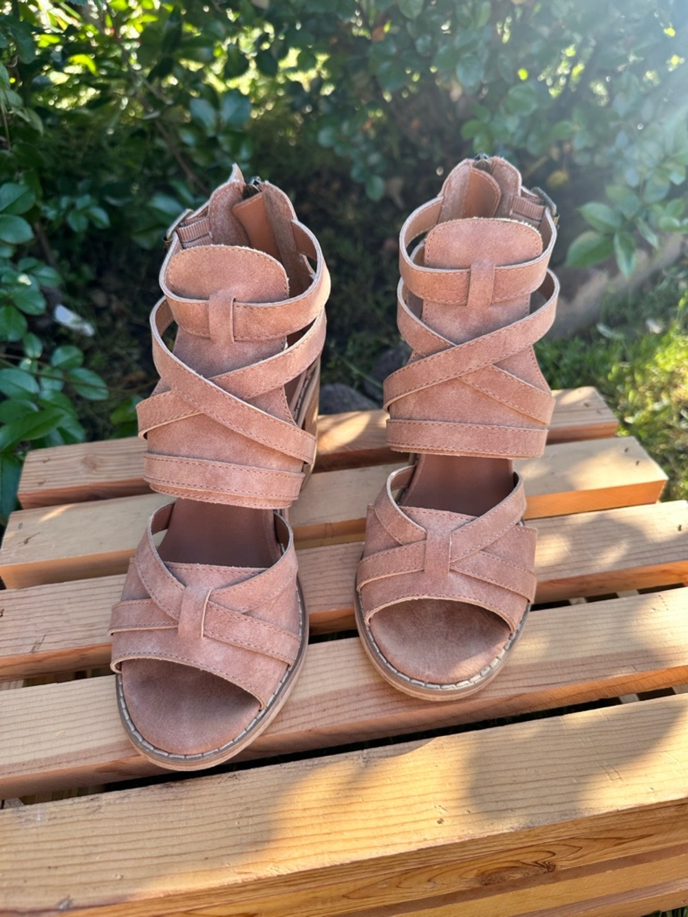 Cute Strappy Block Heel Sandals - Size 5.5
